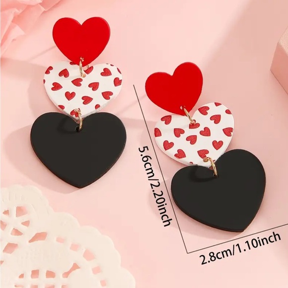 Three Heart Dangle Earrings - Picture 3 of 4